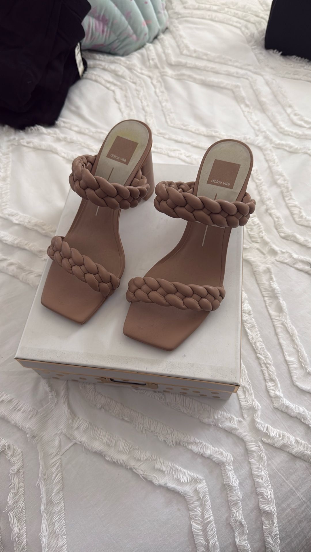 Dolce Vita Braided Sandals Size 9