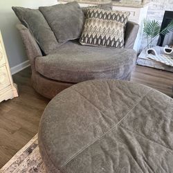 Oversized Cuddle Chair with Matching Ottoman – $250
