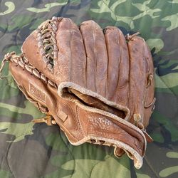 Sonnett 1st Baseman’s  Glove/ Bilt Rite Olympic Trapper Glove