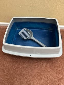 Litter Box with Scoop