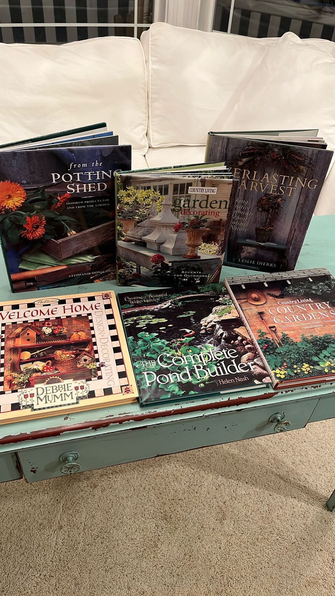 6 Hardback Books, Country Living Gardens, Garden Decorating, Pond Builder Etc. 