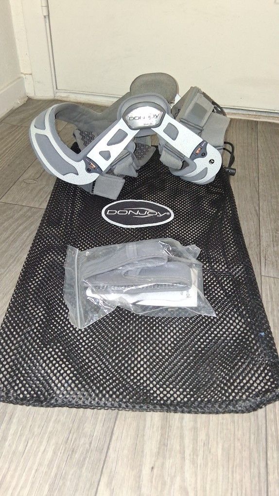 DJO Knee Brace OA Nano Knee Hinged