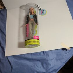 Fashion Fever BARBIE DOLL In Original Case.LOCAL Pick Up Only