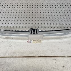 2018 2020 HONDA ODYSSEY REAR LIFTGATE TAILGATE CHROME MOLDING OEM 