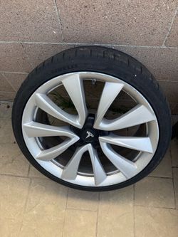 Tesla Model 3 Performance Spare Wheel: Authentic