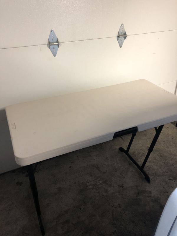 Folding table (Furniture) in Chicago, IL - OfferUp Folding table (Furniture) in Chicago, IL - OfferUp