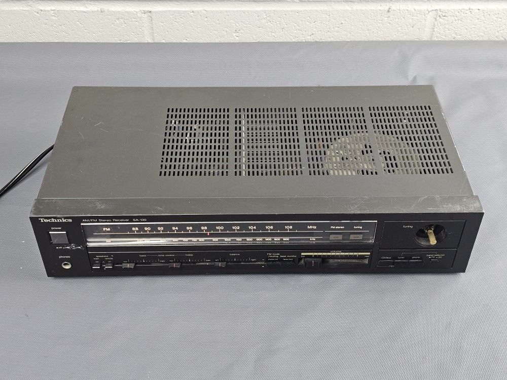 Technics SA-130 Vintage AM/FM Radio Stereo Receiver