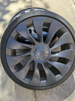 Tesla Model Y 21 inch Uberturbine wheels and tires