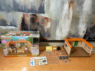 Calico Critters Brick Oven Bakery Play set with Original Box , Complete Accessories, Missing Heloise Pickleweeds Hedgehog figure.
