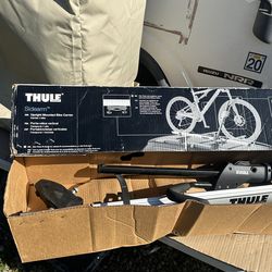 THULE RACK SWEDEN SIDE ARM UPRIGHT MOUNTED BIKE CARRIER