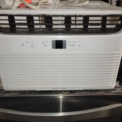 Frigidaire window ac 8000 BTUs 150 pickup only 