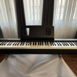 Roland FP10 Digital Piano