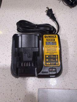 DeWalt DCB107 12V/20V Max Battery Charger