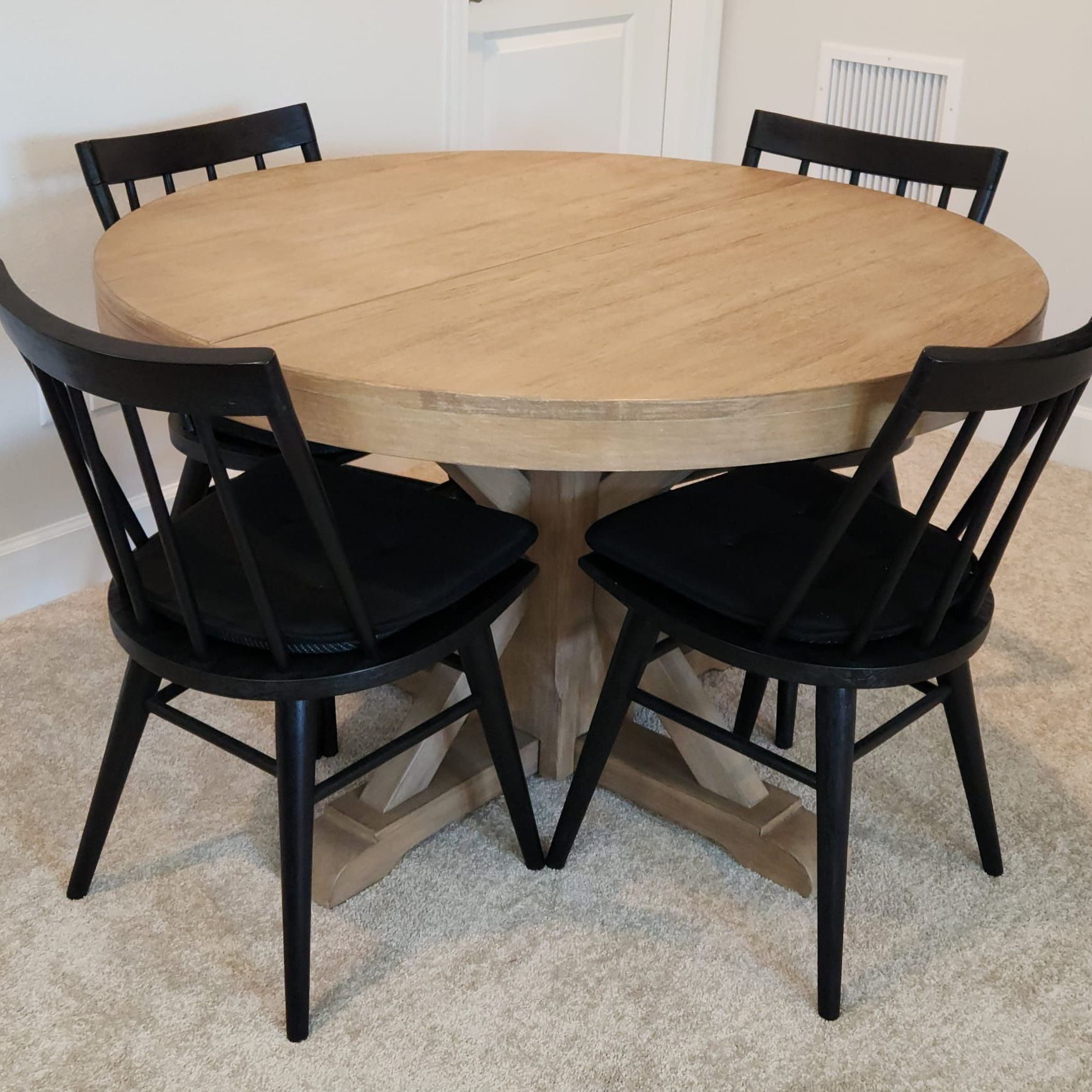 Dining set - Round, Extending - Wood