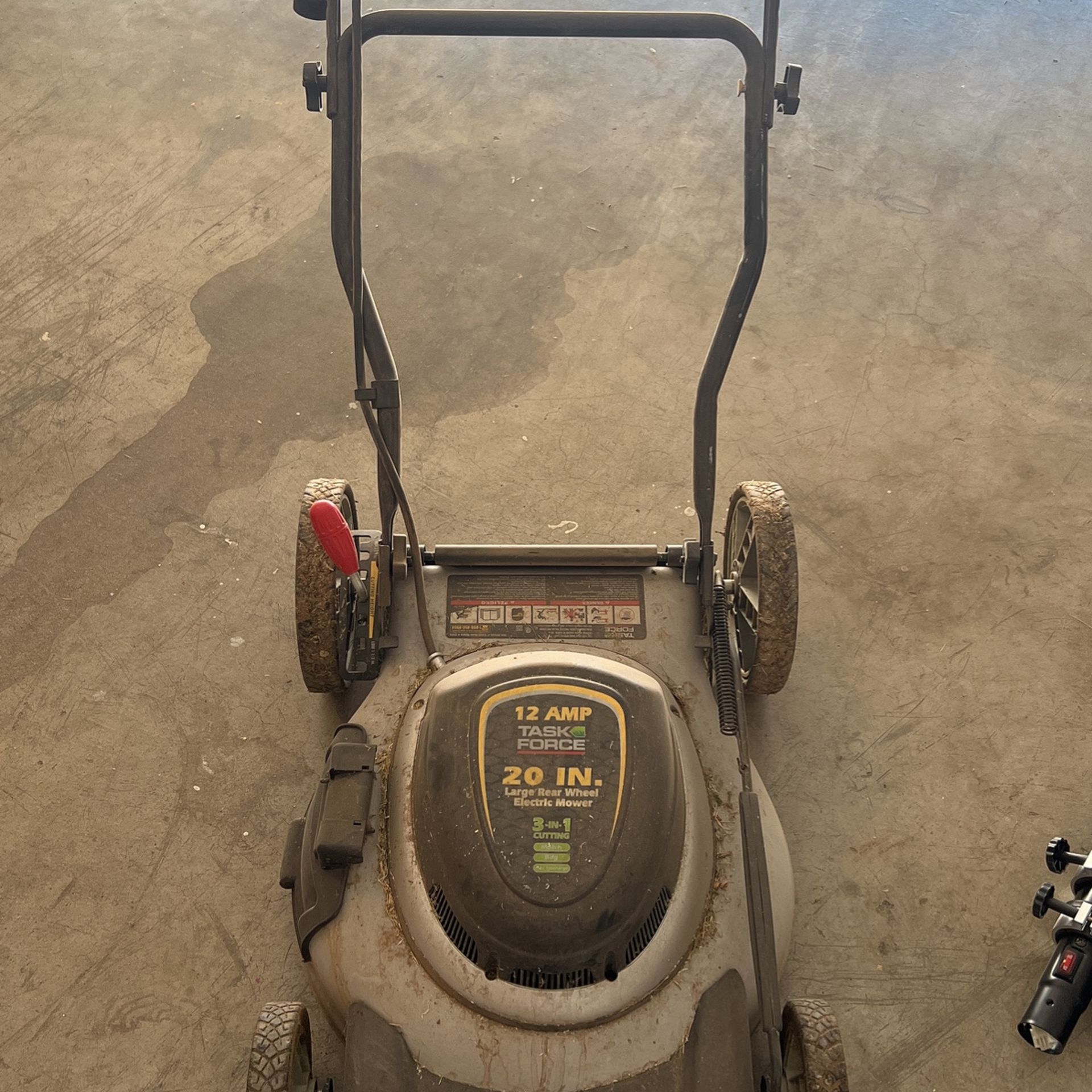 12 Amp Electric Mower Works Great