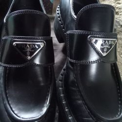 PRADA Black Leather Shoes