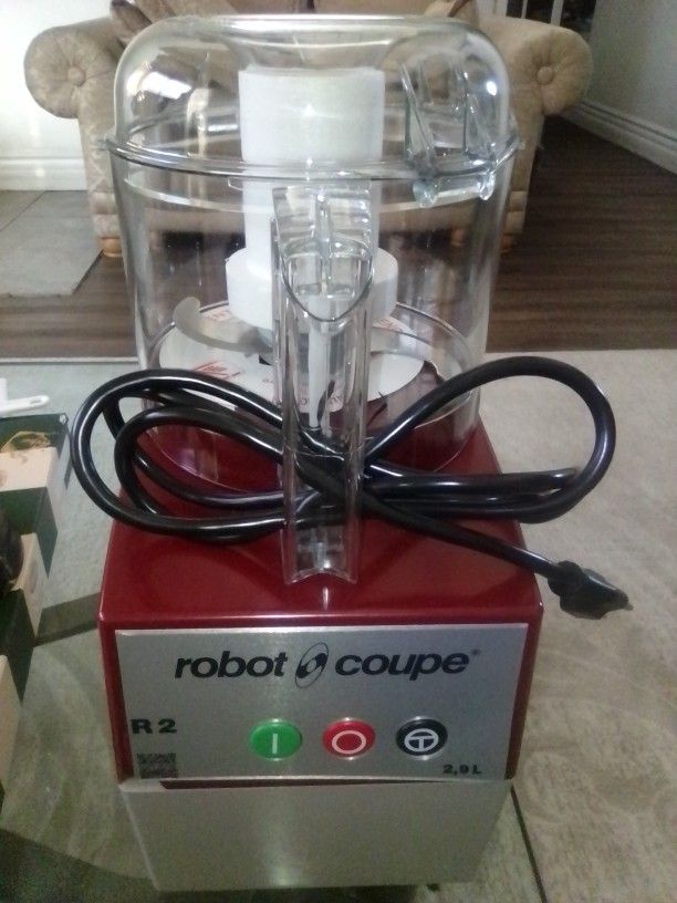 BRAND NEW COMMERCIAL ROBOT COUPE R2 FOOD PROCESSOR