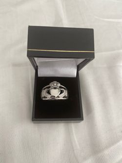 Stainless steel Irish claddah ring