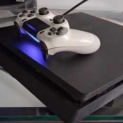 Sony PLAYSTATION 4
