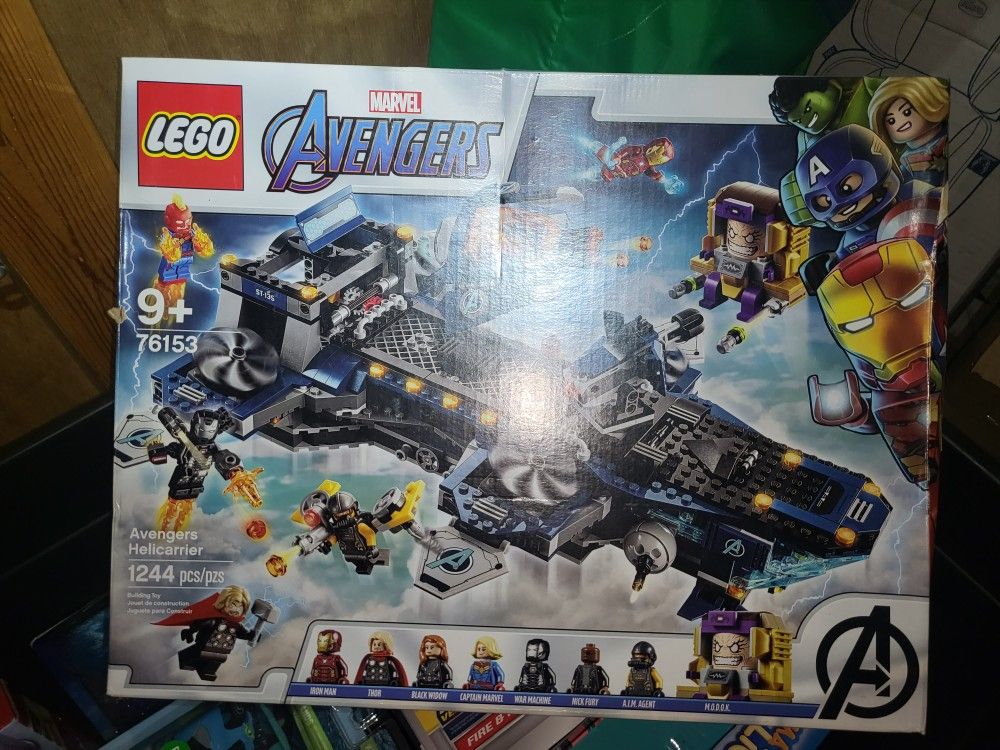 Lego  Marvel Avengers Helicarrier