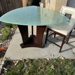 Dinning Table 