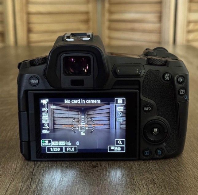 Canon Eos R