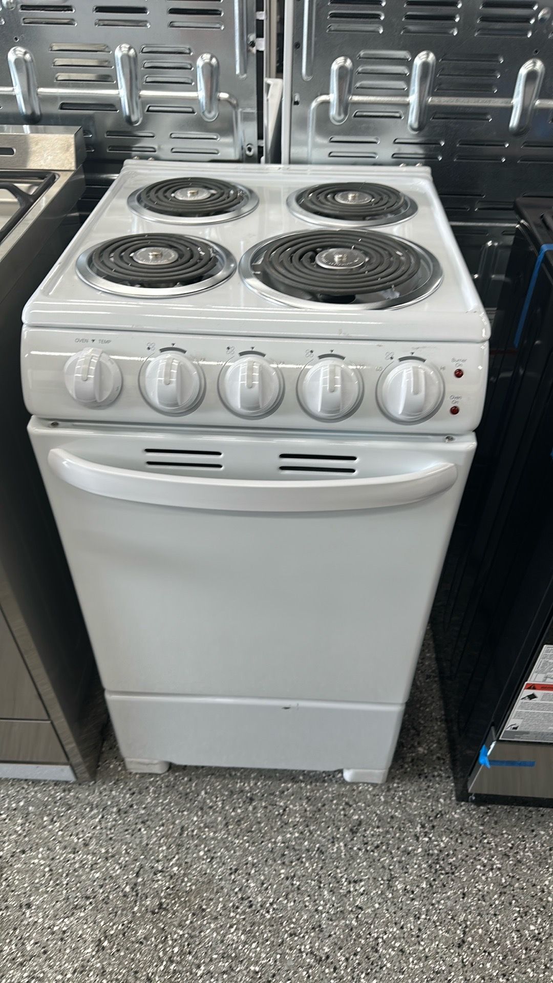 Danby 20 inch electric stove white