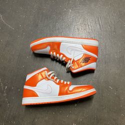 Jordan 1 ‘Mettalic Orange’