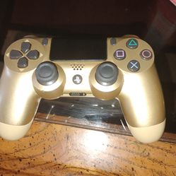 Xbox controller - gold