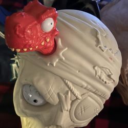 Halloween -  Large Pirate Skeleton Head, Eye Lights Up and Speaks