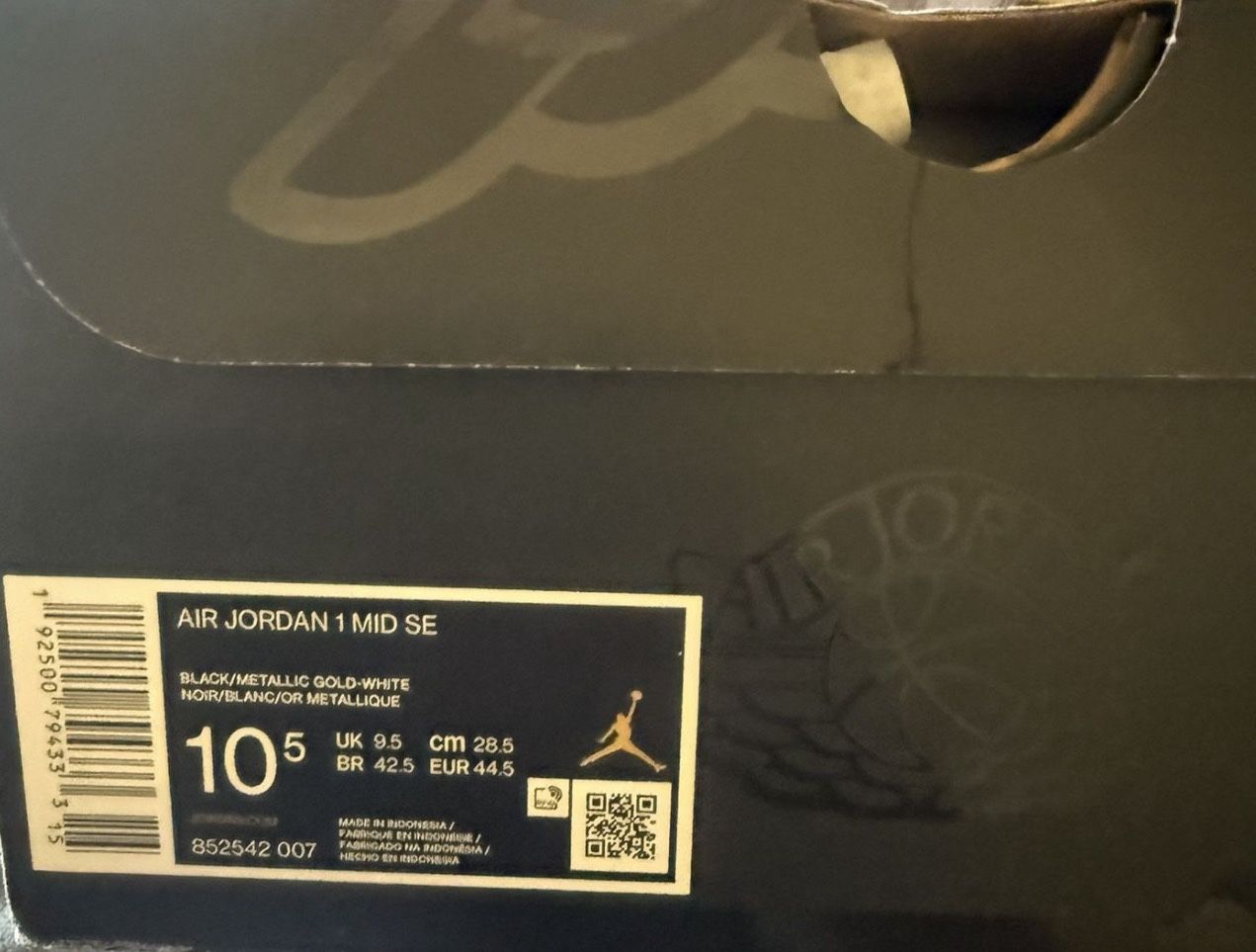 Air Jordan Retro 1 Mid SE Casual Shoes