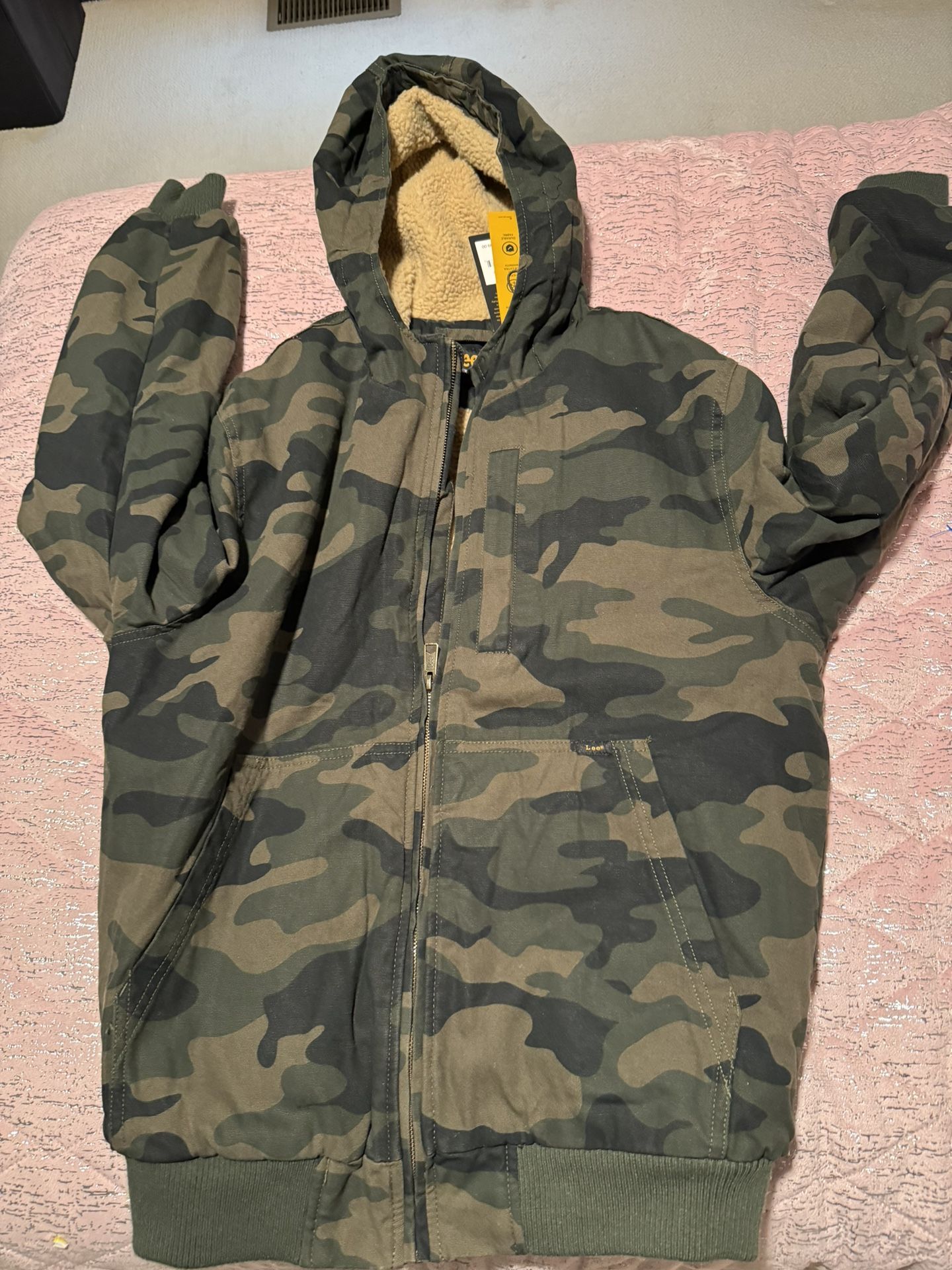 Nwt Mens Medium Lee Camo Jacket
