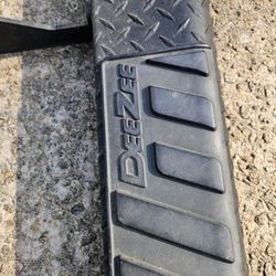 2 DEEDZ Running Boards with the Bracket Kits