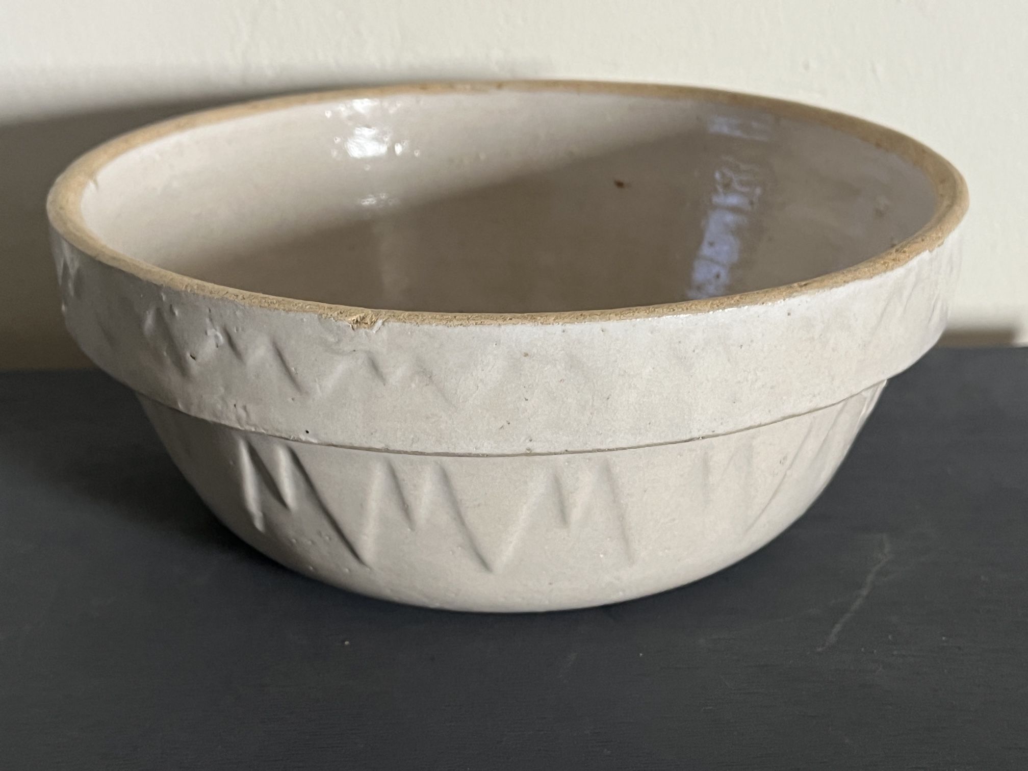 Ruckels Antique Pottery White Hall Illinois Crock Bowl 9” Sawtooth Stoneware