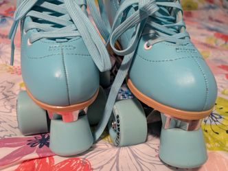 C7skates Quad Outdoor Roller Skates - Aquamarine (Women's 6 / Men's 5)Size: Women's 6 / Men's 5 (Fits true to size)