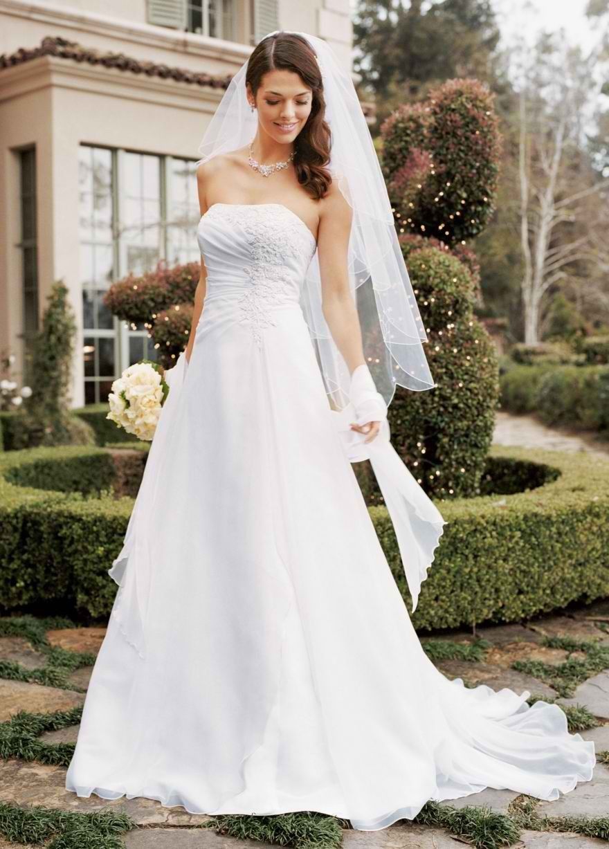 Brand New & Unaltered Wedding Dress - Size 4