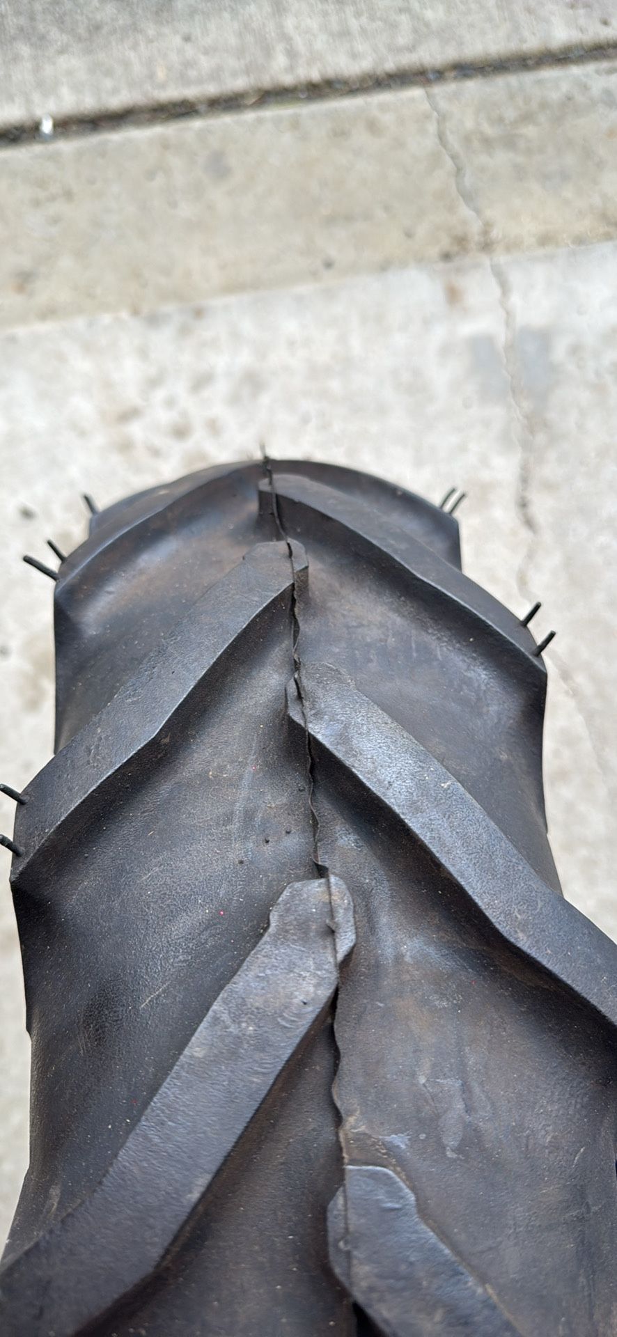 Tractor tire 6-12