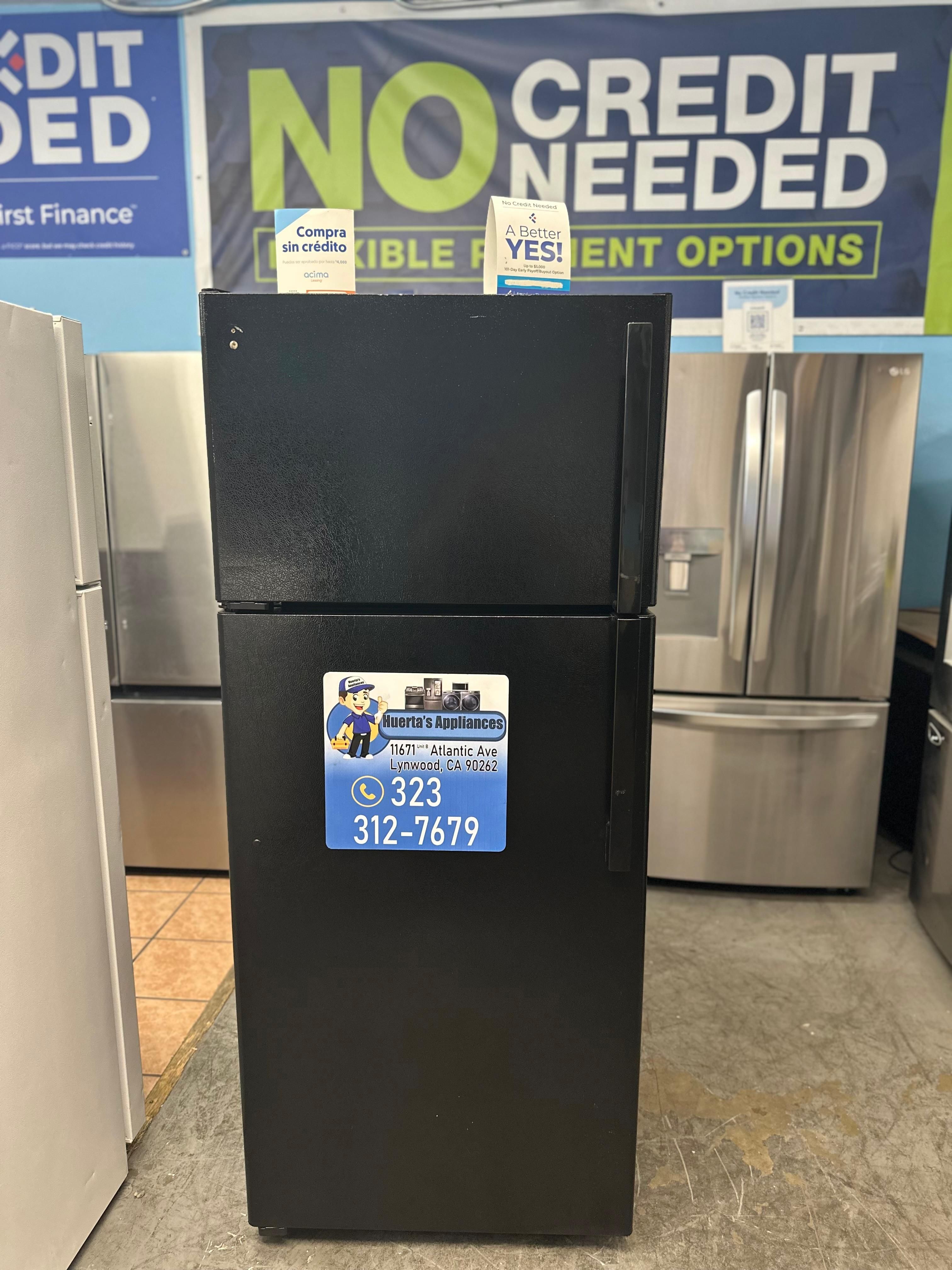 General Electric Top and Bottom Refrigerator