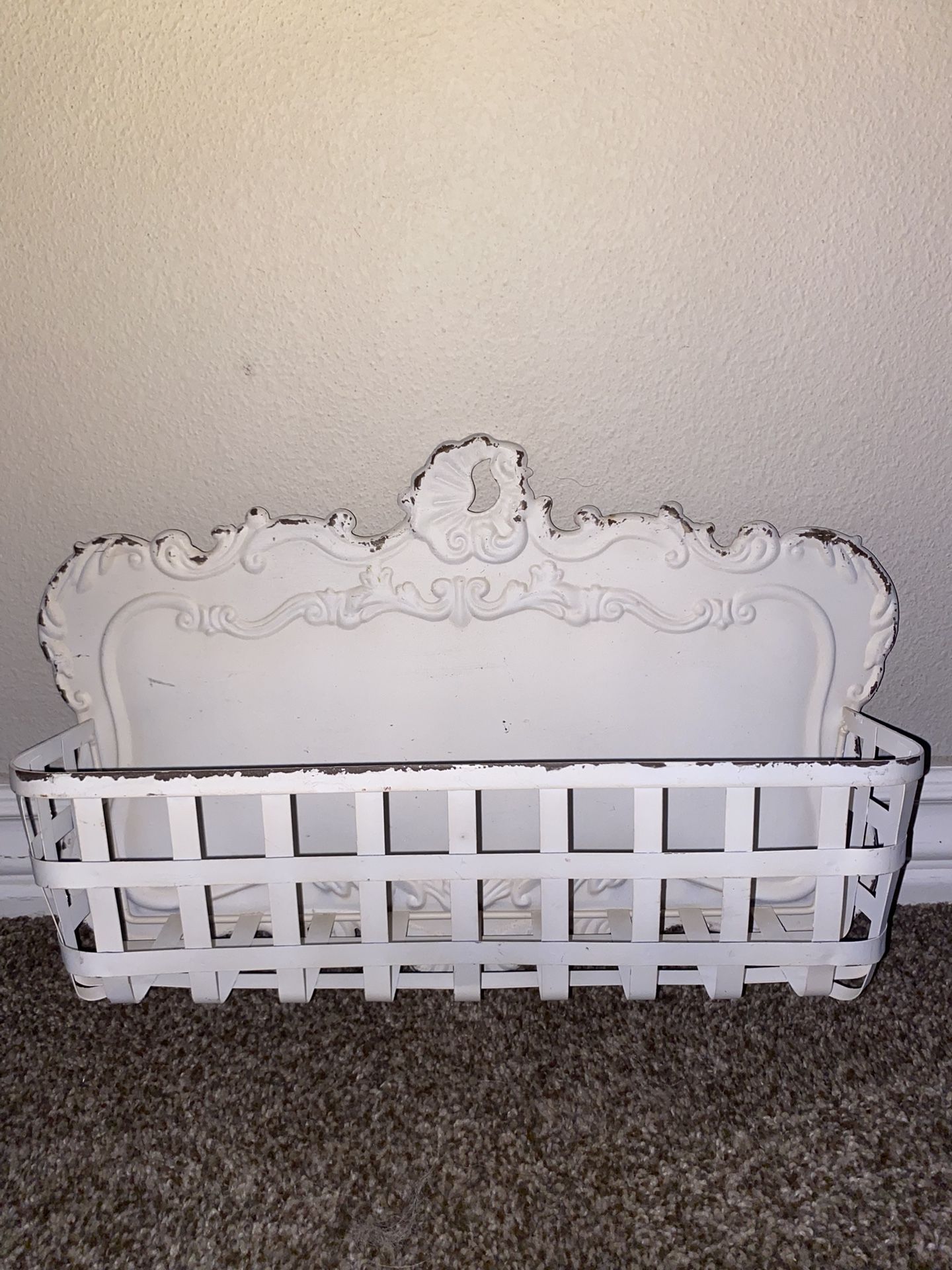 Decorative Farmhouse Basket Wall Hanging