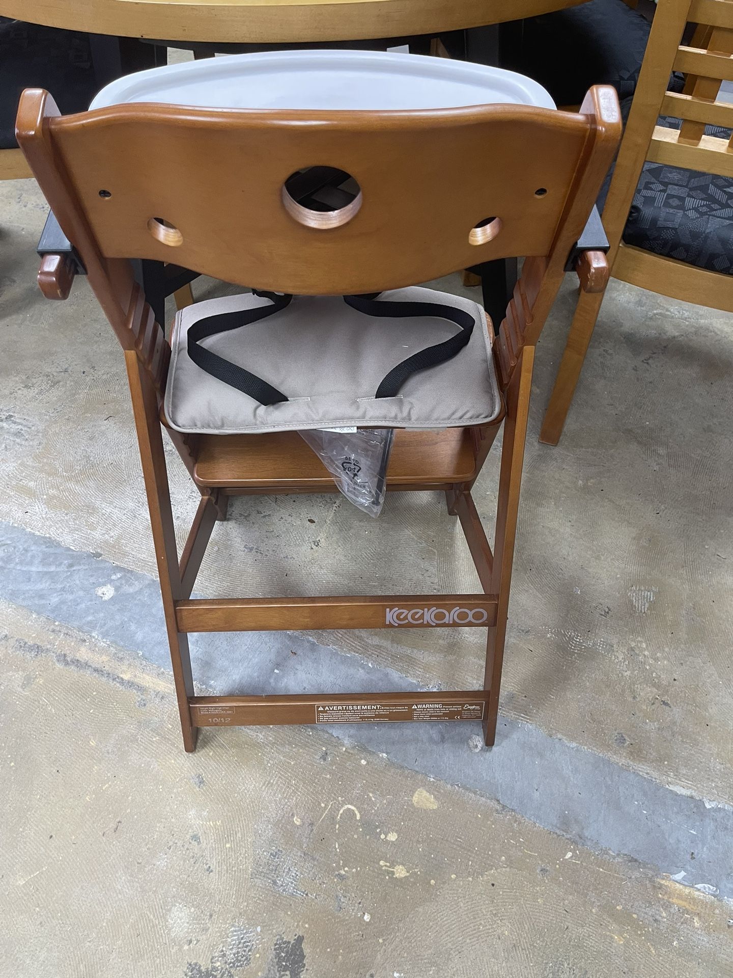 Keekaroo Height Right High Chair With Tray!