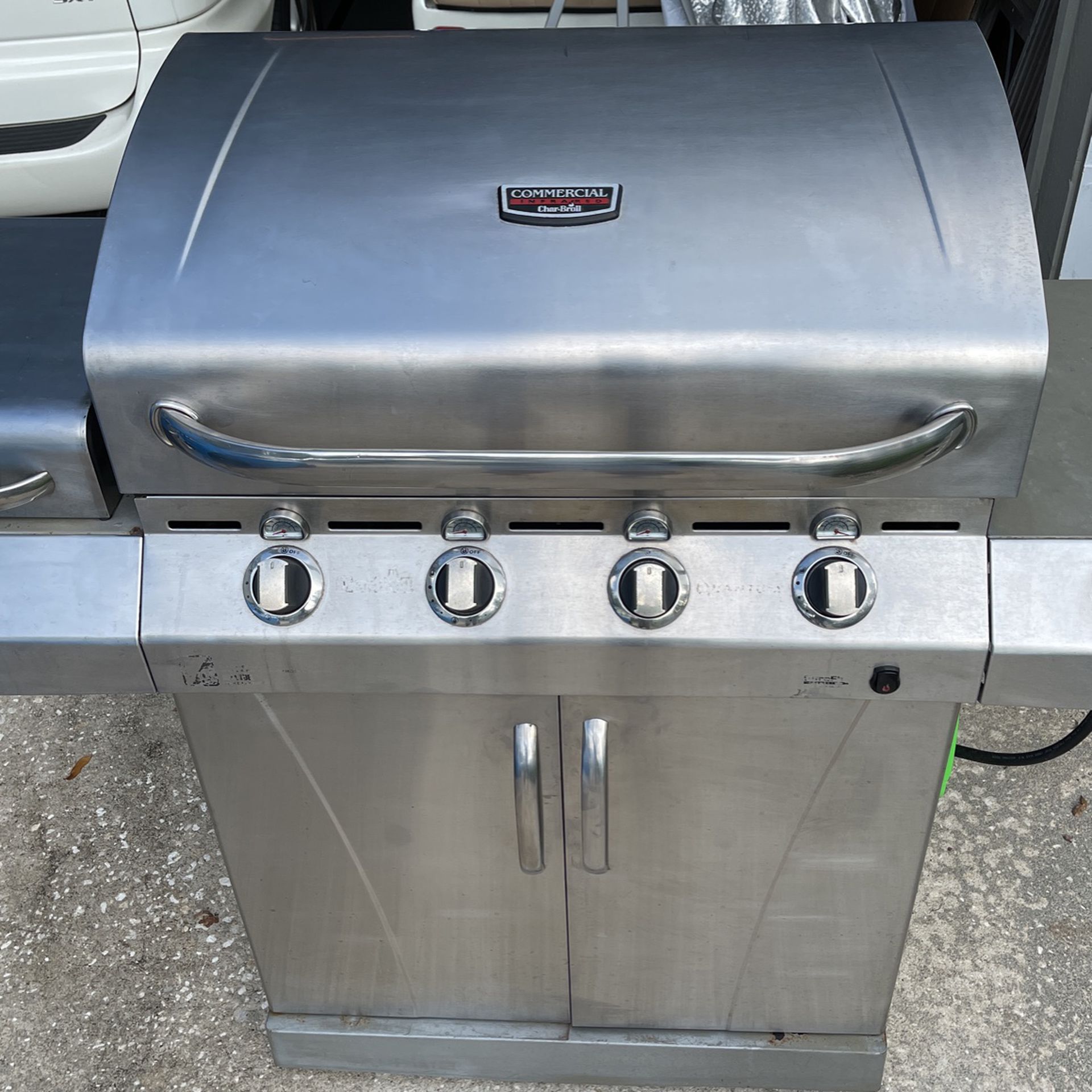 Char broil Commercial Infrared BBQ Incl GasTank