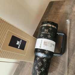 Stanley Tumbler Cups 40 0z With Straws Brand New Color White 