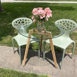 🪴 Beautiful Olive Green Chairs & Golden Oak/Glass MCM Table - Delivery Available! 👀 