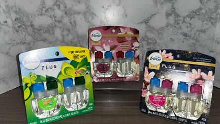 Brand NEW!!! 🏡   Febreze Plug In Refills(((PENDING PICK UP TODAY)))
