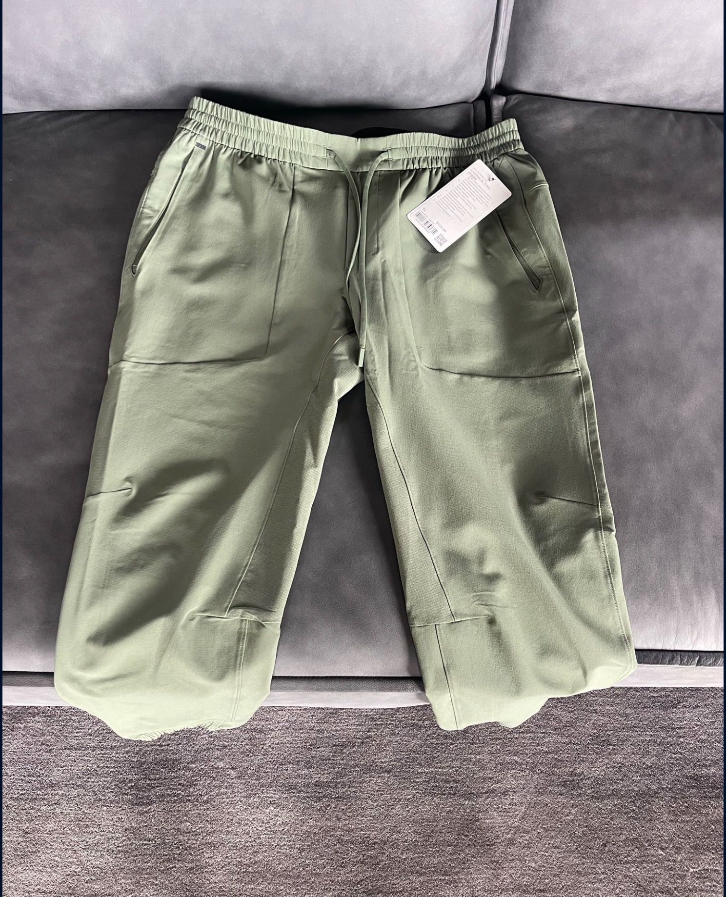 NEW Lululemon License To Train Joggers Pants Size XL Green Twill Color 