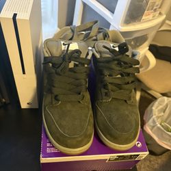nike sb dunk low pro b sequoia light army Size 11