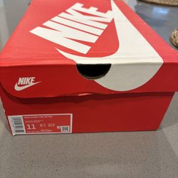 Nike dukes