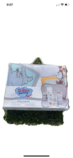 Dr Sues 5pcs Crib Set Brand New