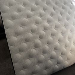 Tegeniss King Mattress (Open box- Never Used) Vacuum Sealed