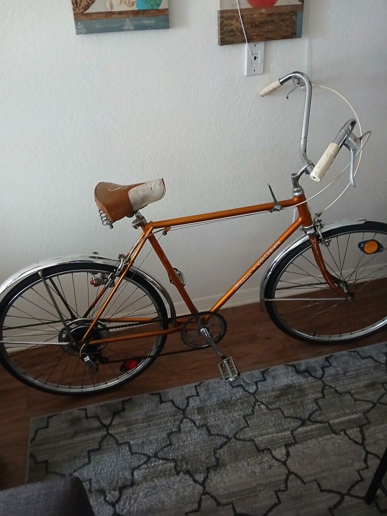Schwinn Colegiate Bicycle 1959 Good Condition $120.00